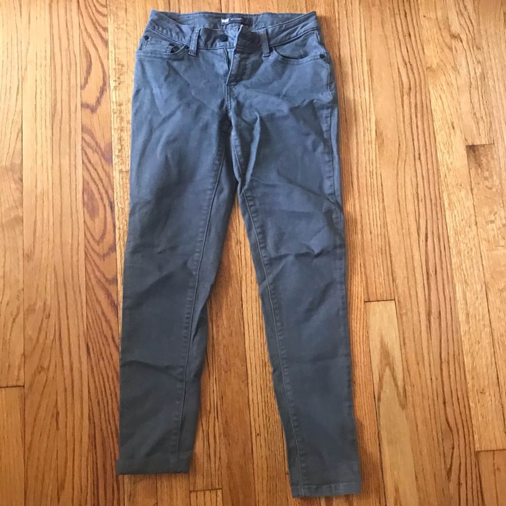 Levis 535 mid rise gray denim jeans